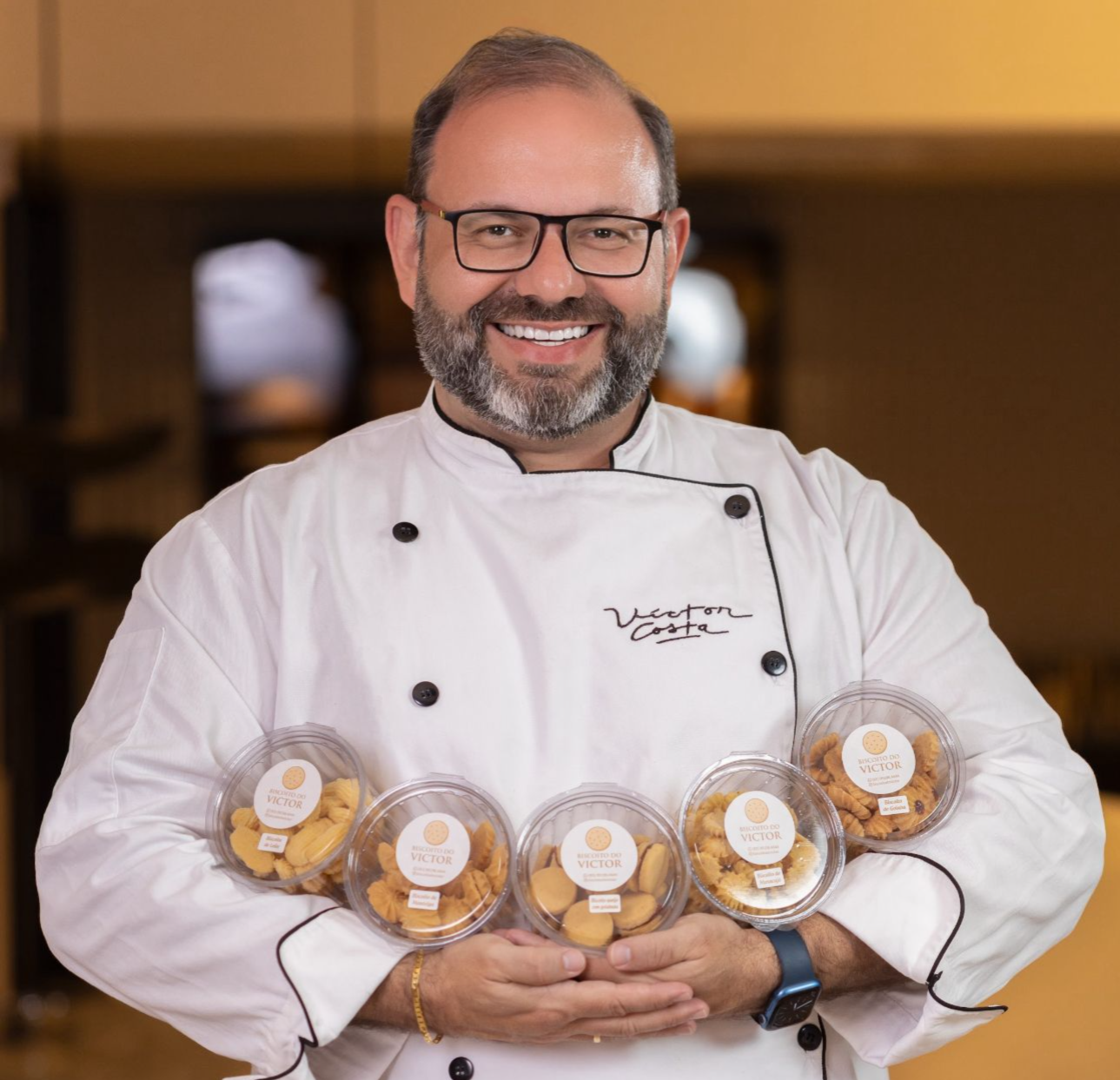 Influenciador cearense lança linha artesanal de biscoitos