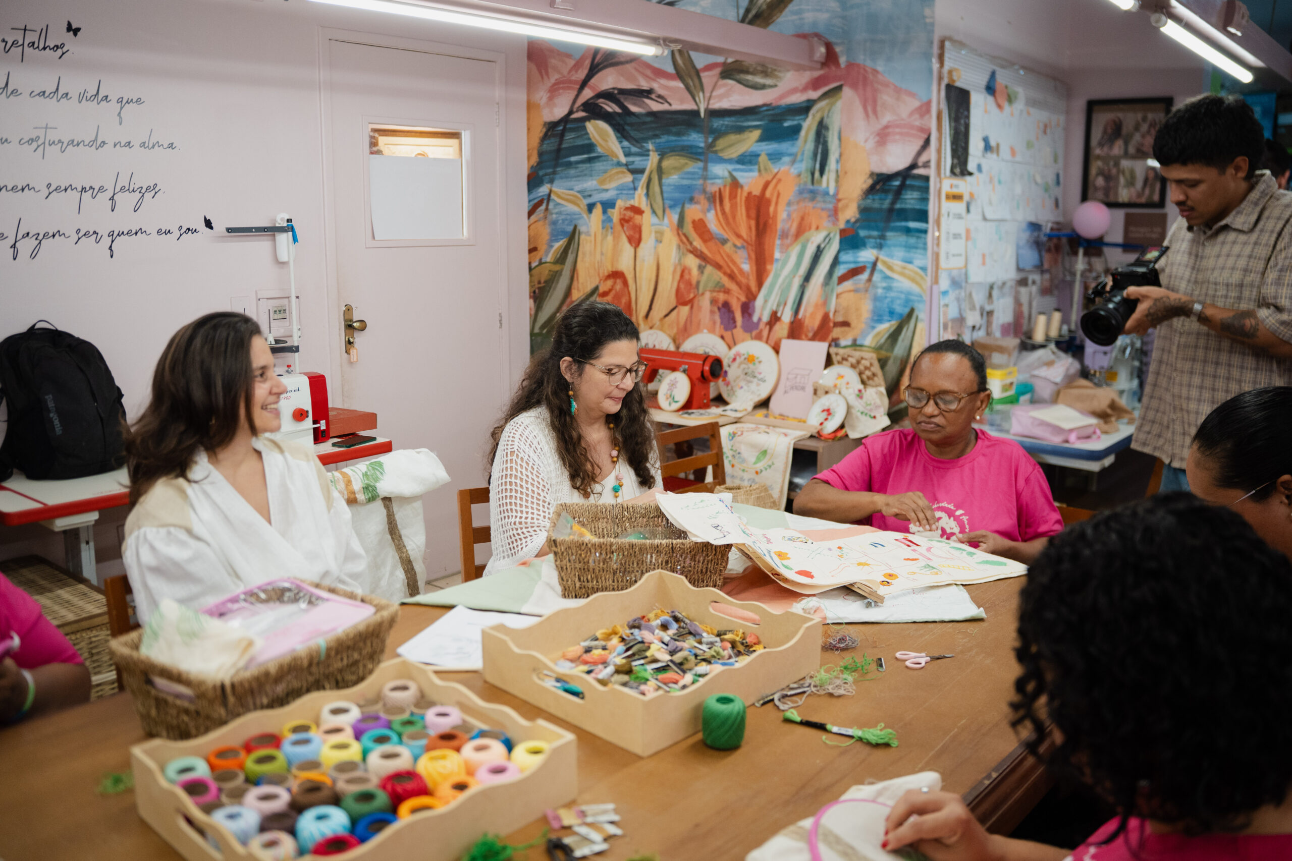 Projeto “Vai Maria” e Catarina Mina levam peças bordadas e inéditas para o São Paulo Fashion Week