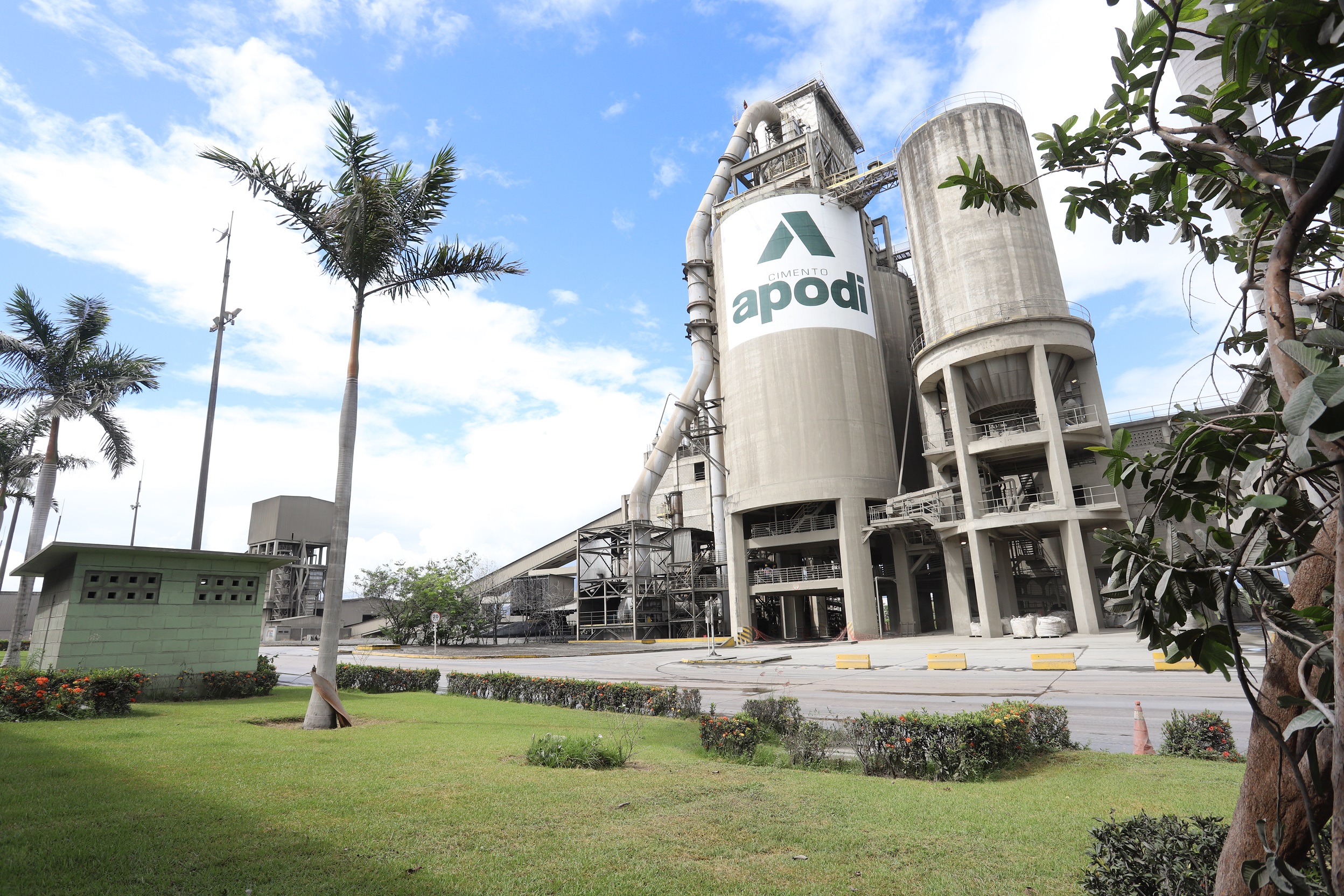 Cimento Apodi leva Universidade Corporativa para comunidades do Porto do Pecém e de Quixeré