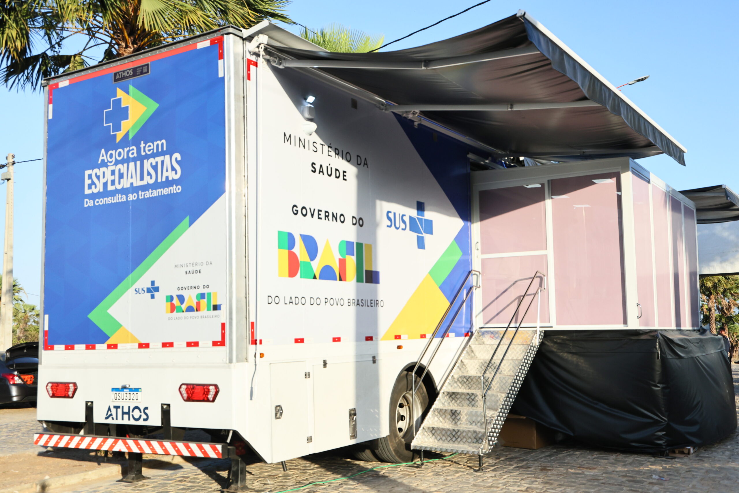 Carretas da saúde da mulher do Agora Tem Especialistas levam exames e diagnósticos de câncer para municípios do Ceará