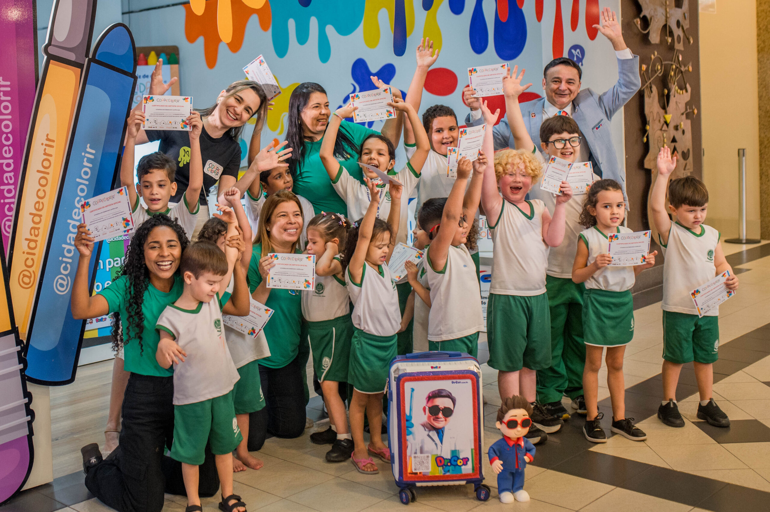 Shopping Del Paseo integra experiência sensorial do Amigos do LOU à CidadeColorir em nova temporada