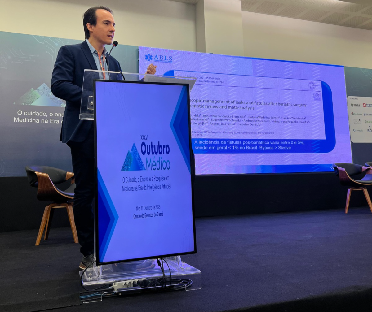 Dr. Paulo Campelo palestra sobre cirurgia bariátrica no XXXVI Outubro Médico