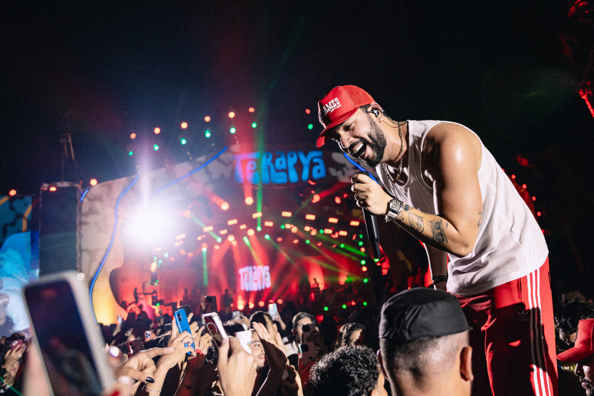 Henry Freitas comanda a “Terapya” no Colosso com Dennis DJ e grandes nomes do forró