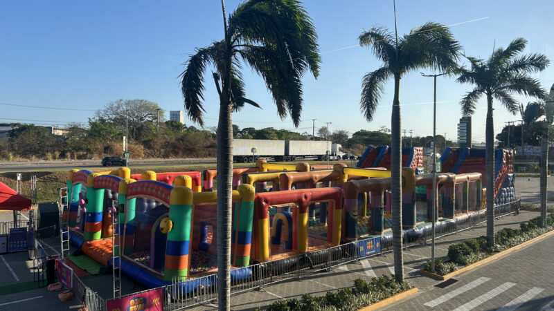 Maior parque inflável indoor do Eusébio é atração no Terrazo Shopping