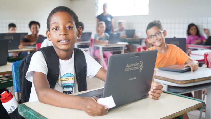 Aprender Conectado encerra 2025 com 16 mil escolas conectadas