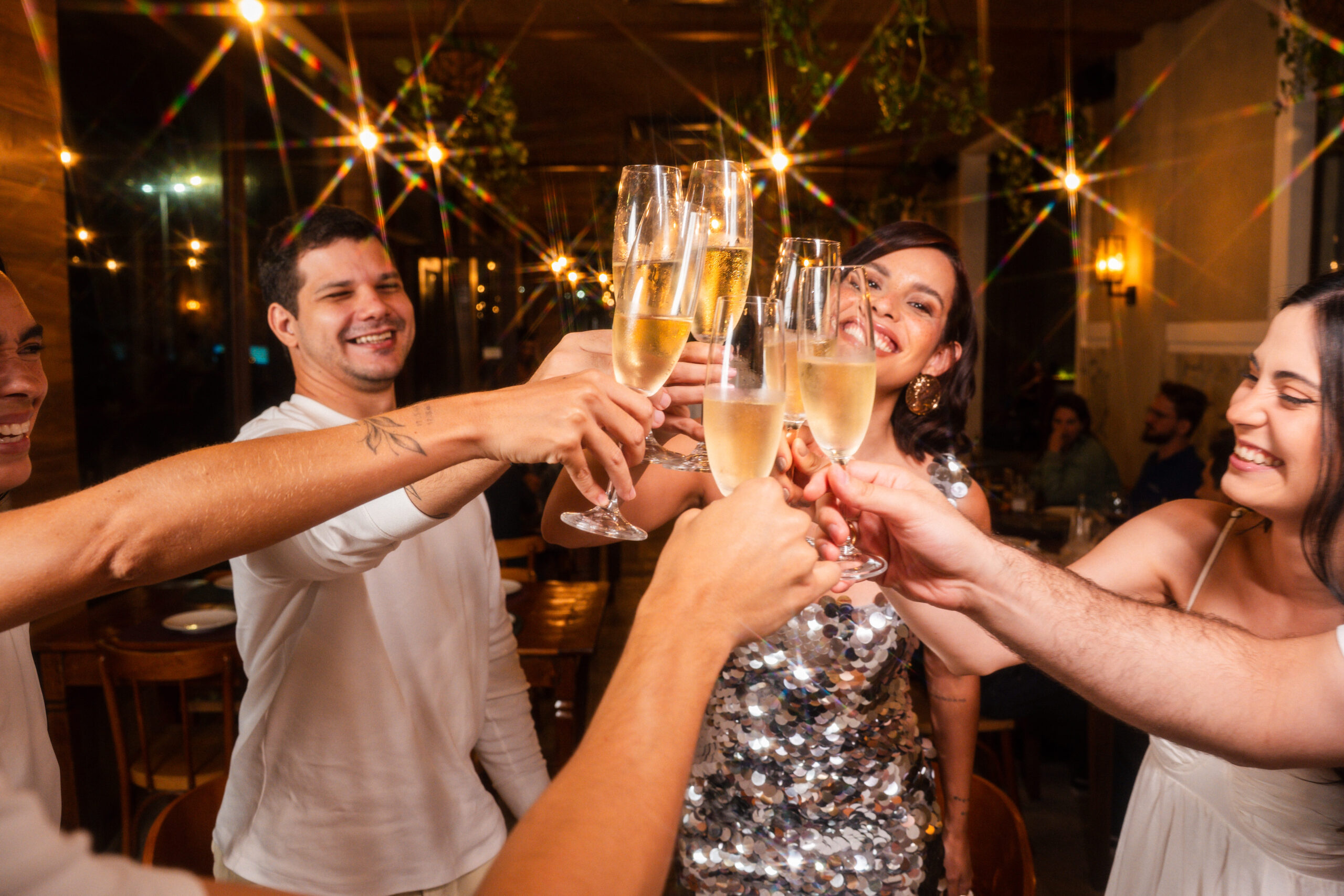 Réveillon em Fortaleza: guia reúne festas à beira-mar, shows gratuitos e experiências exclusivas para a virada do ano