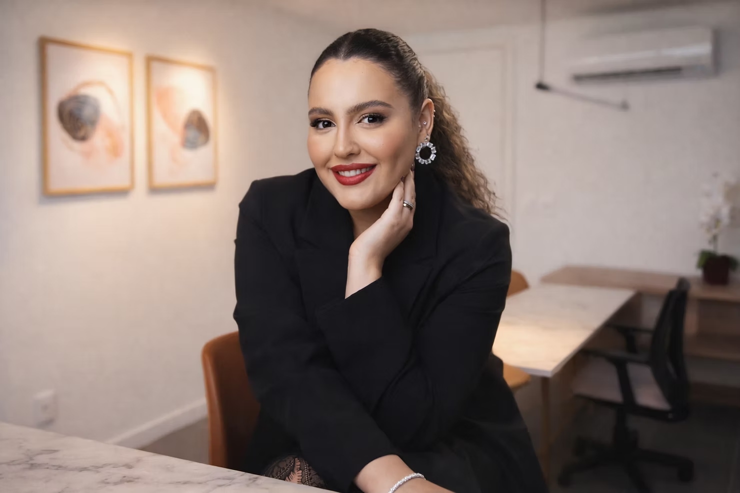 Biomédica Luiza Bianquine inaugura novo espaço de estética em Fortaleza