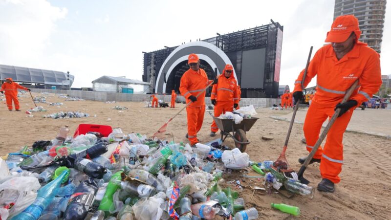 Réveillon de Fortaleza coleta 120 toneladas de resíduos, sendo 7,7 toneladas de recicláveis
