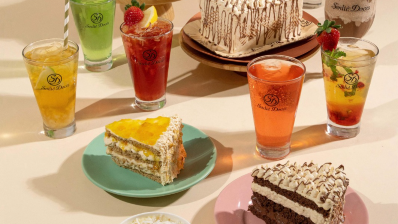 Sodiê Doces lança bolos caseiros premium e bebidas geladas zero açúcar em parceria com a Red Bull