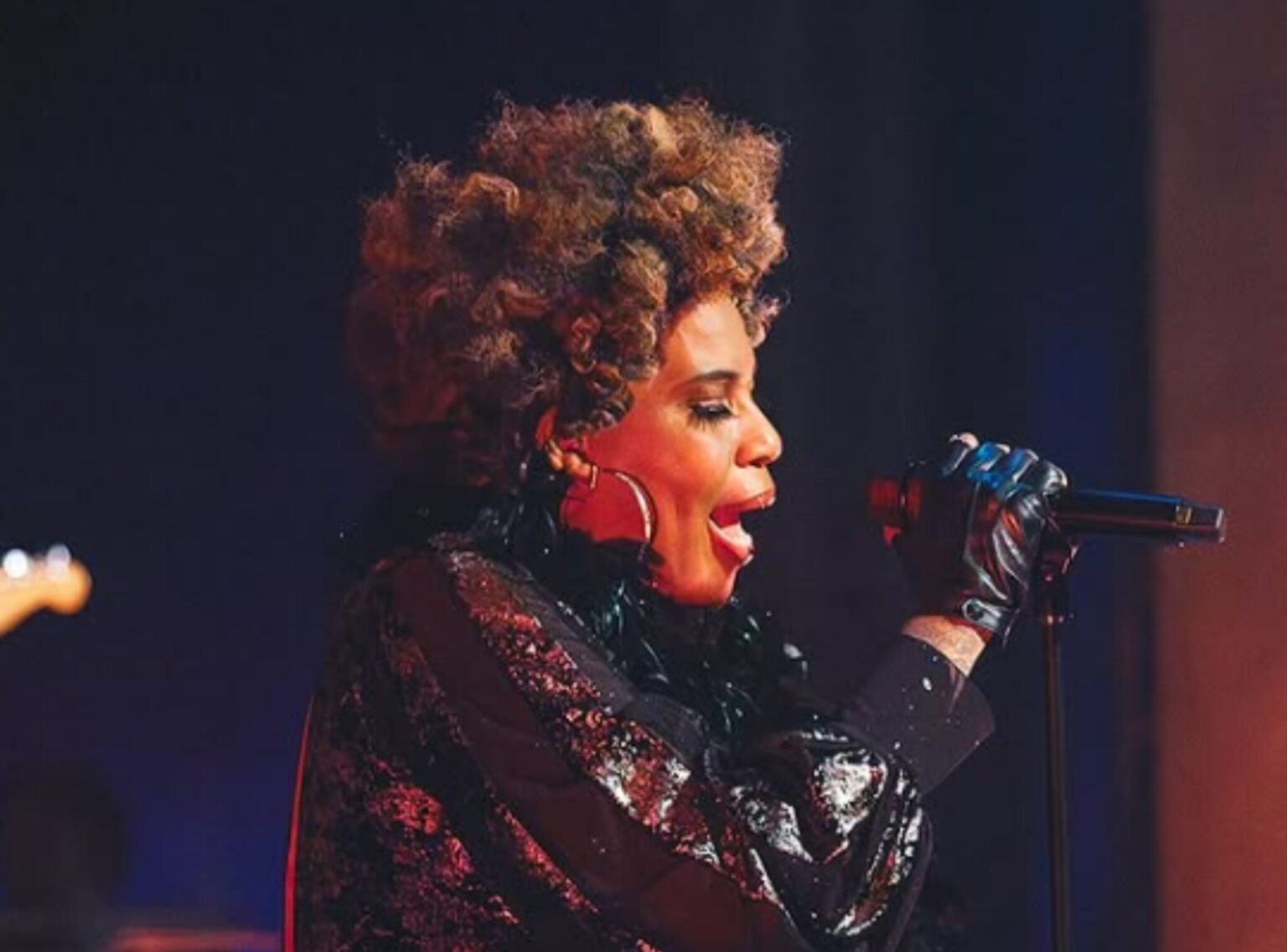 Ideal Clube de Fortaleza recebe show da norte-americana Macy Gray