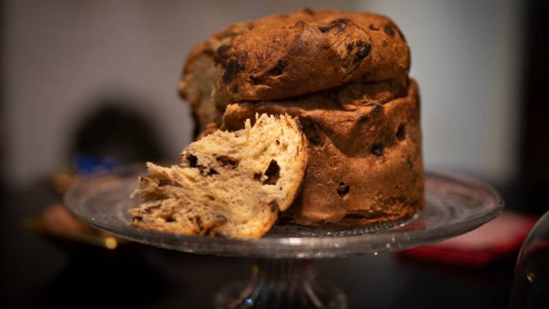 Panetones com fungos são retirados de circulação pela Anvisa. Especialista alerta sobre os riscos para a saúde