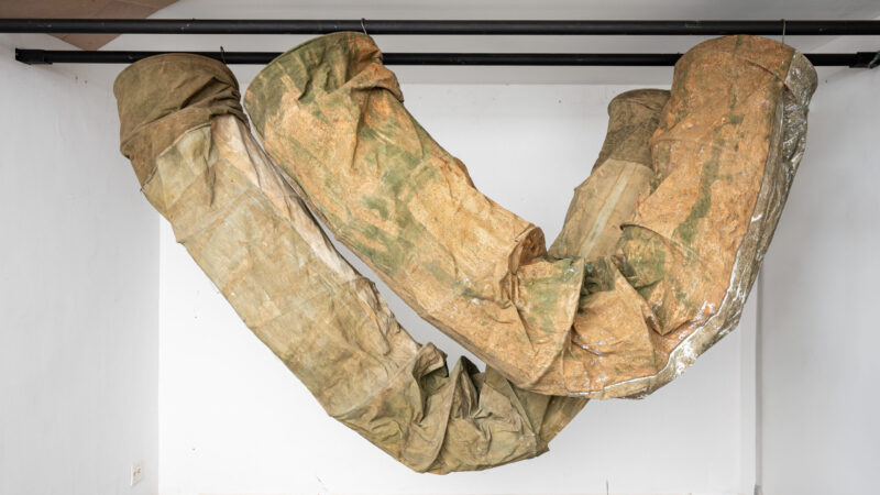 Cave apresenta “Assombro”, primeira exposição individual de Rita Lessa